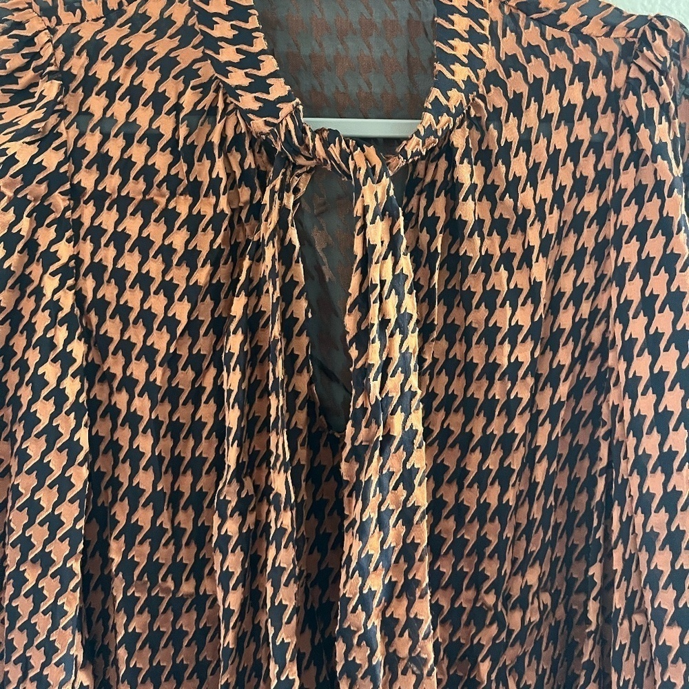 ALICE & OLIVIA | Lolita Houndstooth Devoré Semi-Sheer Chiffon Blouse | Size S - Picture 6 of 12